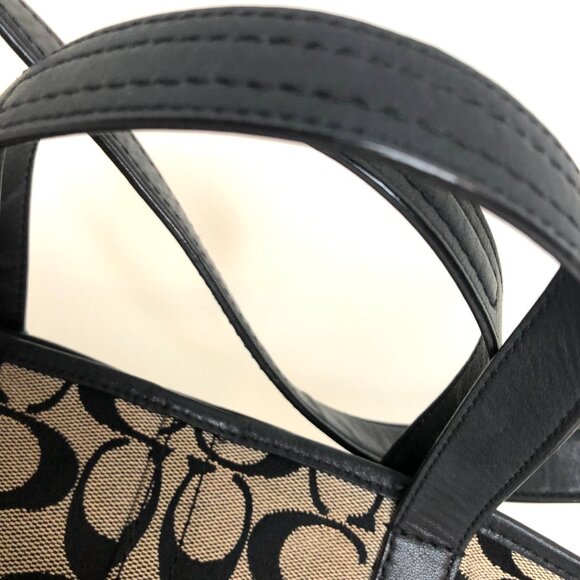 Coach Hadley Signature Duffle, Model F28981, AUTHENTICATED - Picture 5 of 16